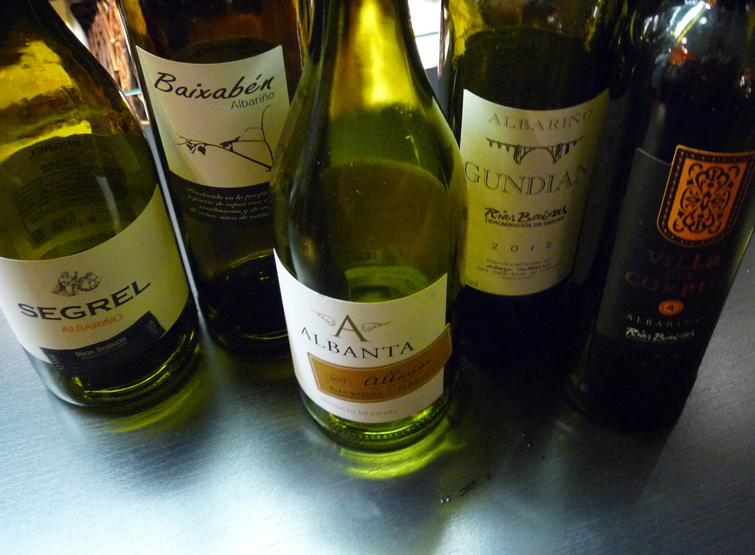 Vino Albariño: Rey de los Vinos Blancos (Caracteristicas, Maridaje y más)