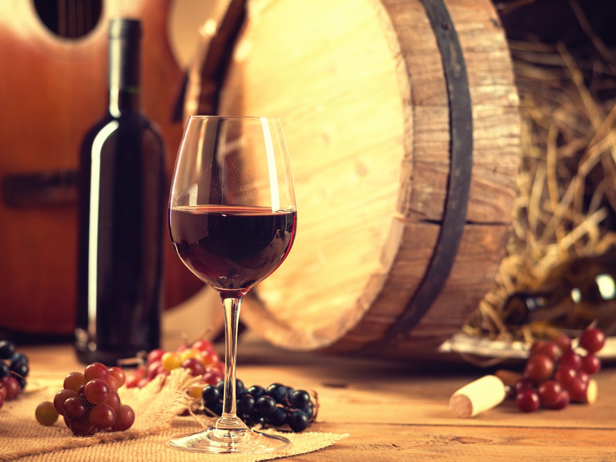 Vino Sauvignon El Rey de los tintos maridar y más)