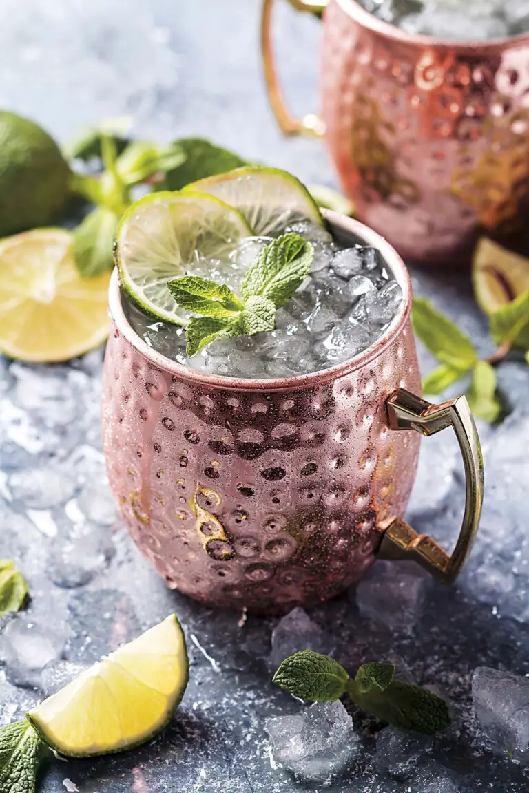 ¿Cómo hacer bebida Moscow Mule? (Receta tradicional y Variaciones)