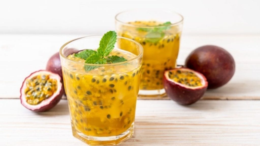 ¿Cómo preparar deliciosos cocteles con Cachaza y Fruta?