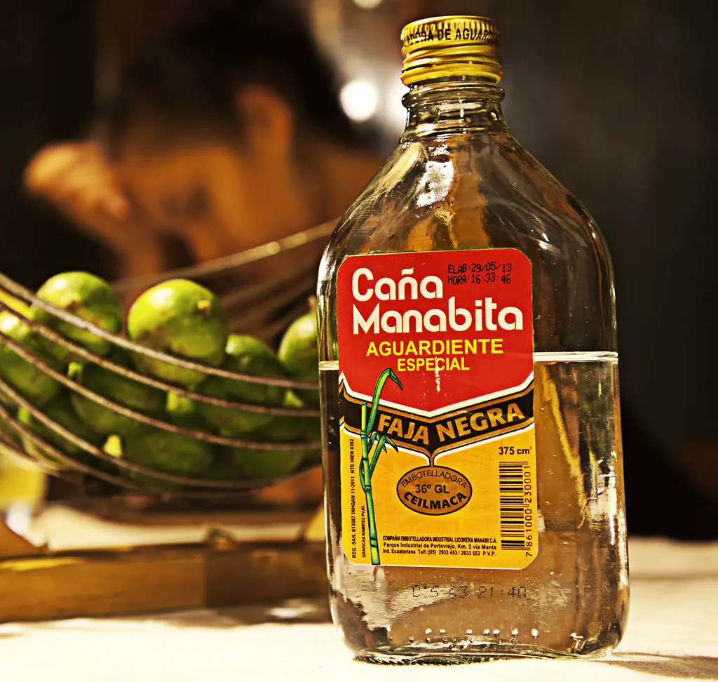 Licor de Caña ¿Qué es? ¿Cómo hacer en casa? Recetas + Ingredientes