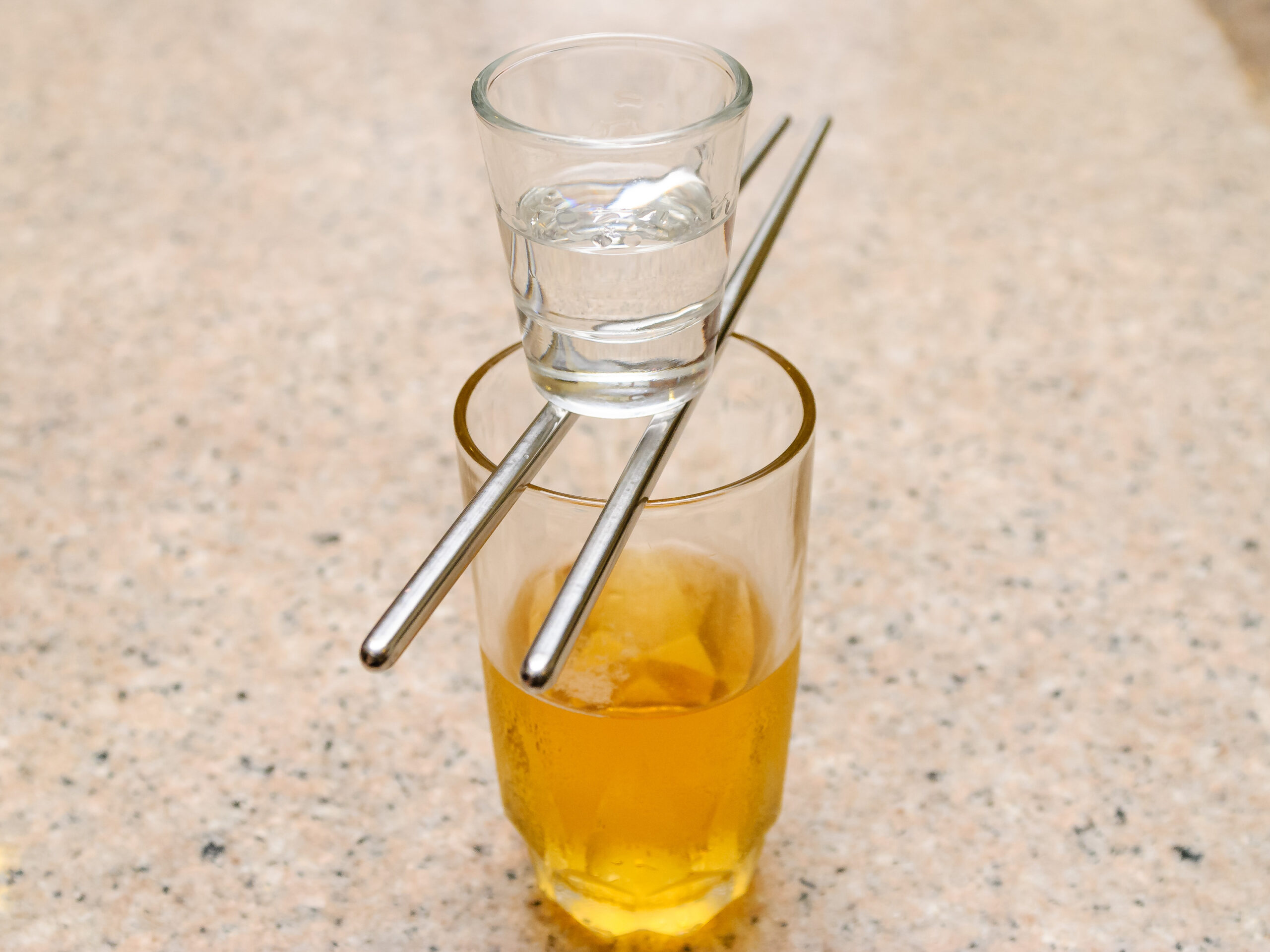 » Sake Bomb ¿Cómo prepararlo? ¿Cuál es su origen? y más