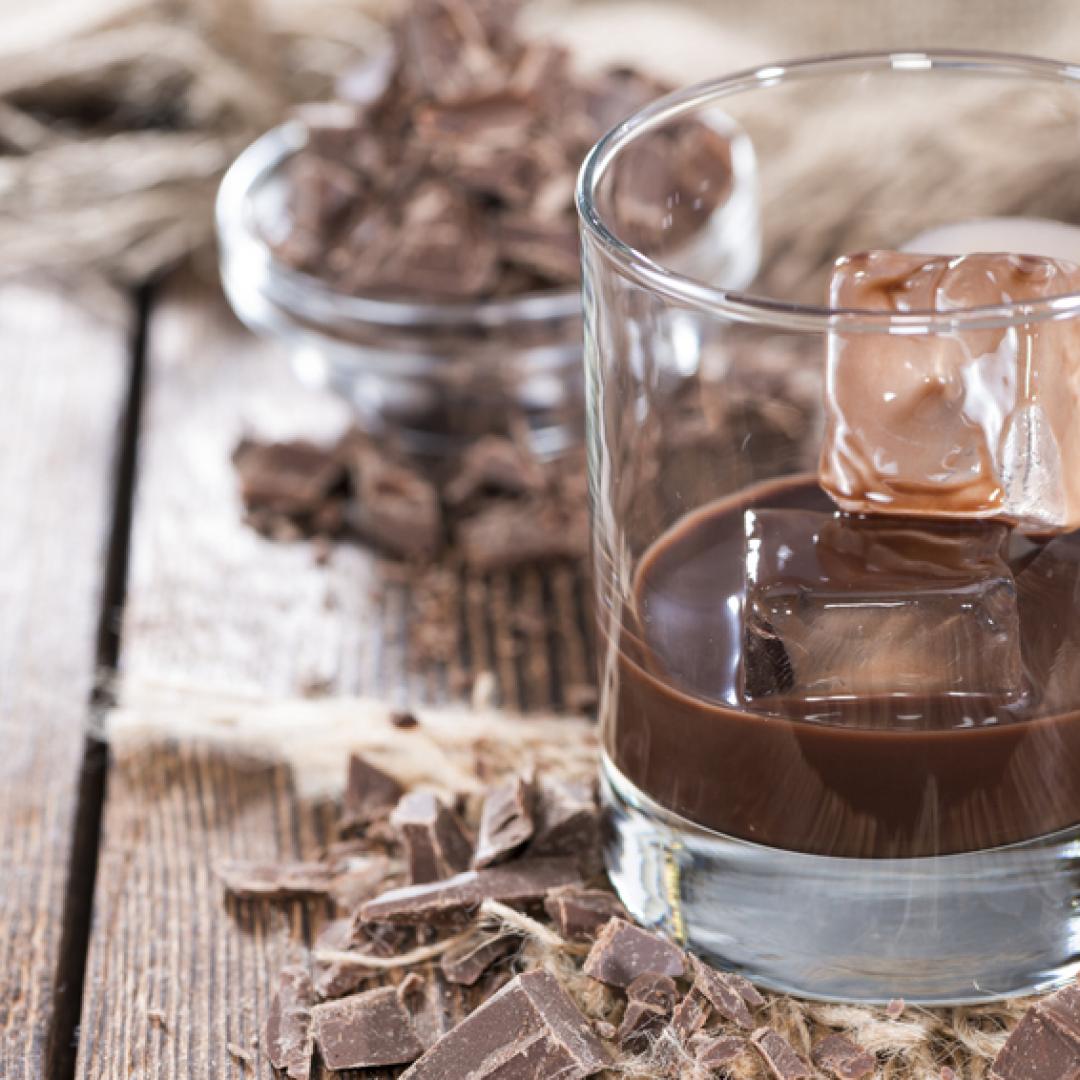 Licor de Chocolate ¿Qué es? ¡Receta para hacer en casa! Origen y más.