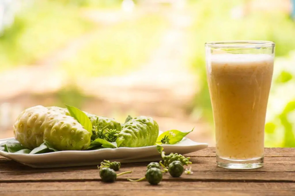 Jugo de noni ¡Propiedades y beneficios! ¡Tienes que probarlo!