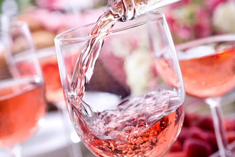 como se hace el vino rosado
