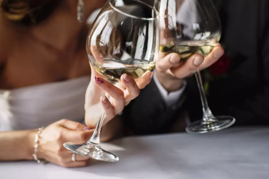 ¿Cómo elegir un buen vino para una boda?