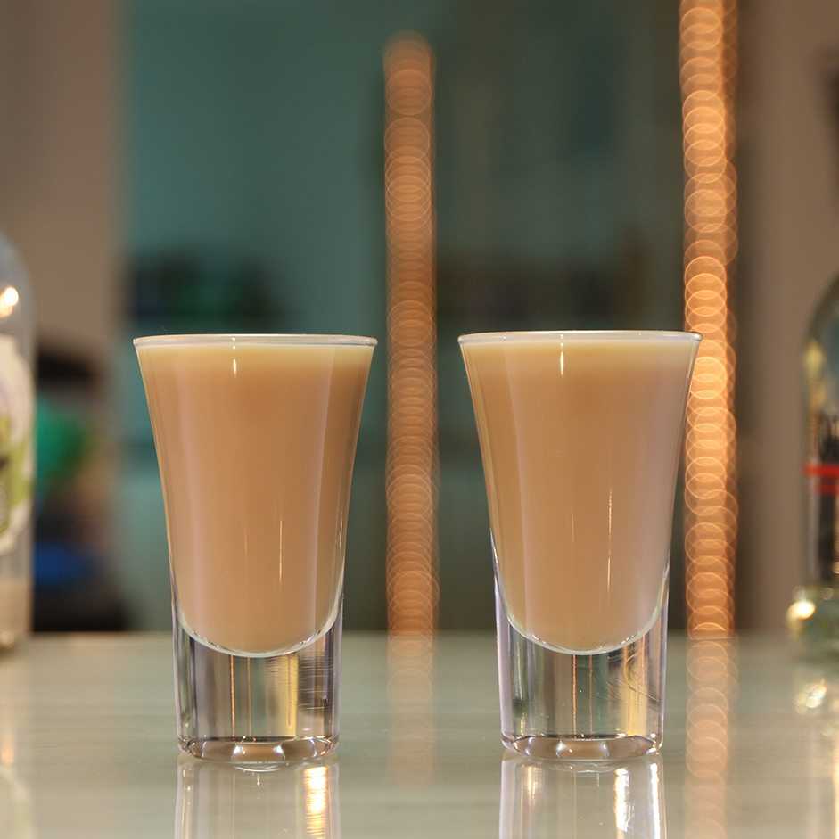 Excelentes shots con baileys